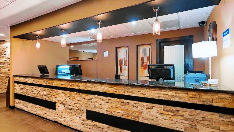 Best Western Yuma Mall Hotel & Suites — photo 5