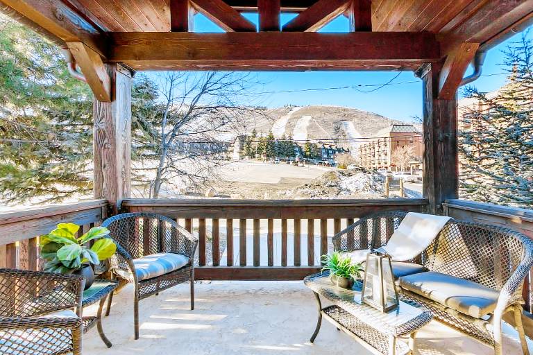 Child-friendly charming house with grill & hot tub | Mountain view | Next to the ski | Pets allowed in Park City, UT