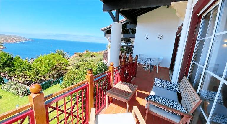Villa with pool & terrace in Leiria
