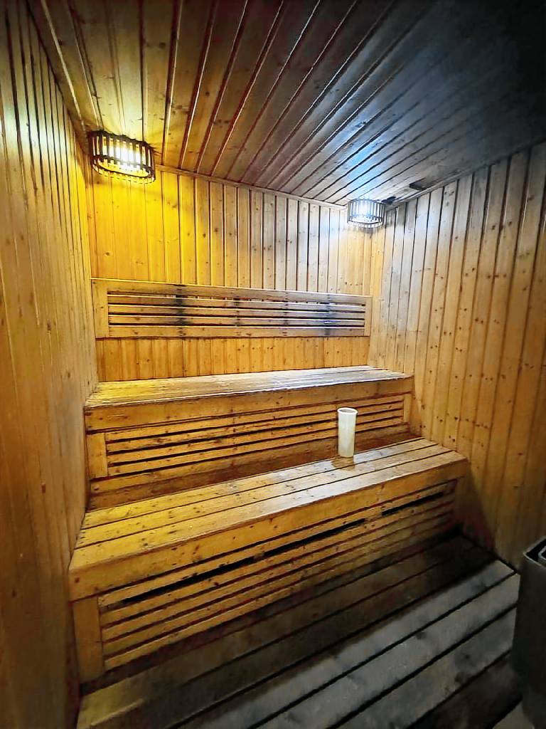 Vacation home with terrace, pool & sauna — photo 5