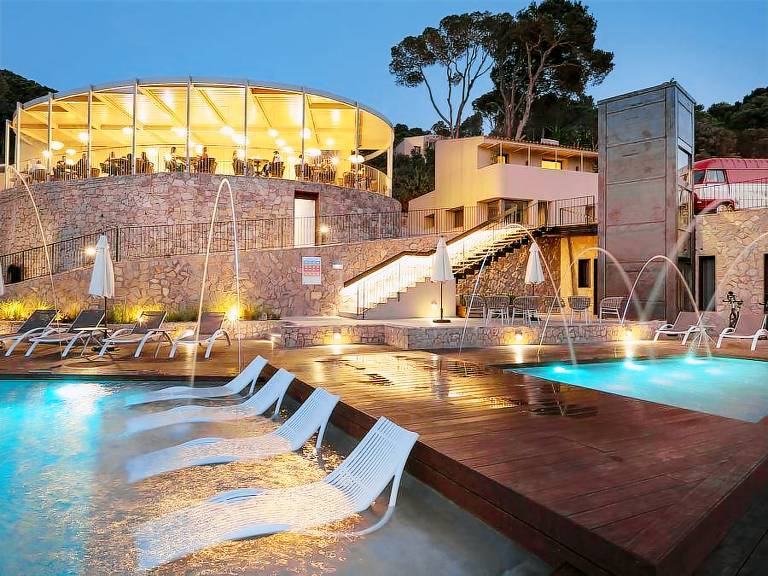 Cabin with pool in Begur