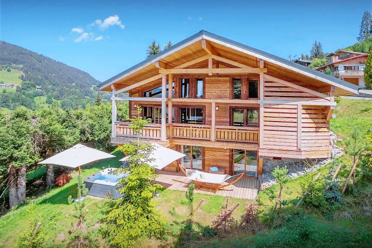 Luxury Les Gets chalet for 10 - hot tub, sauna, games room - OVO Network — photo 2