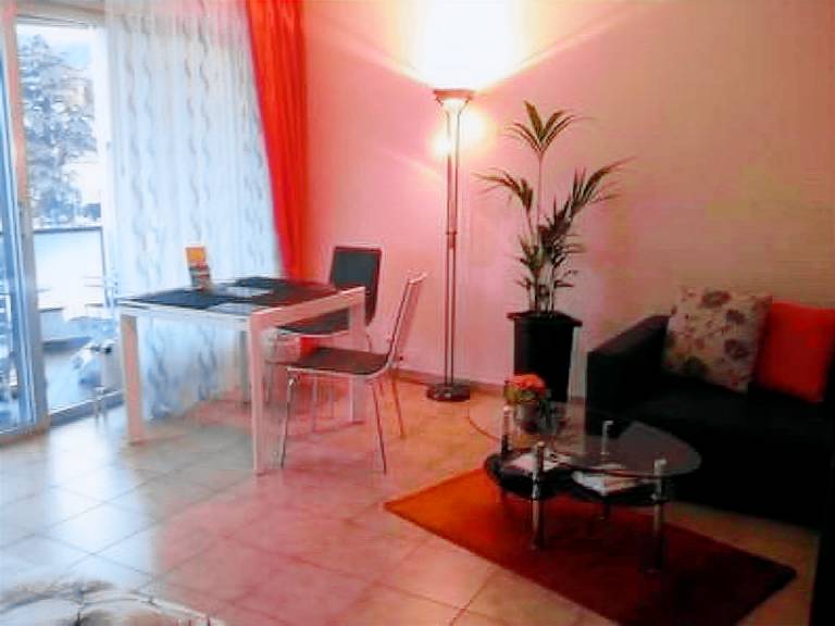 Apartment with pool & yard | Sea view — photo 4