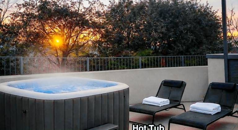 Sandbanks Stay, sleeps 12, beach, outdoor bbq, parking — photo 4