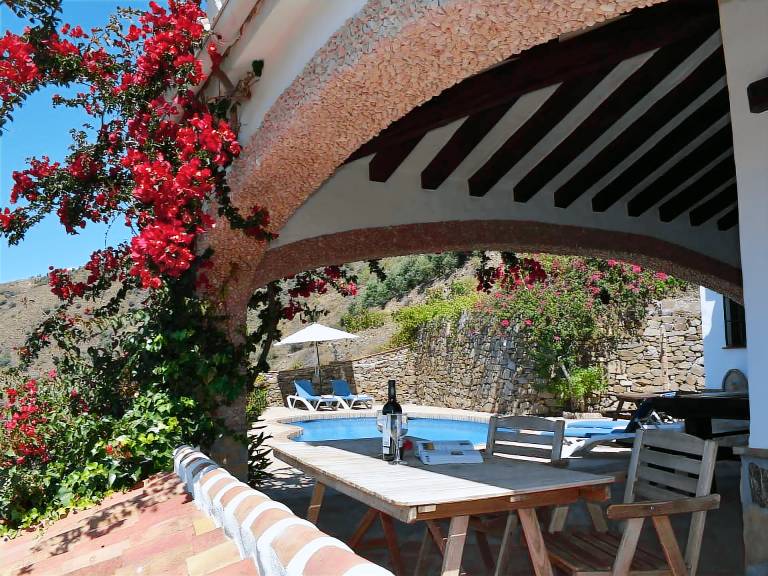 Fully equipped nice house with private pool, garden & patio | Pet-friendly — photo 2