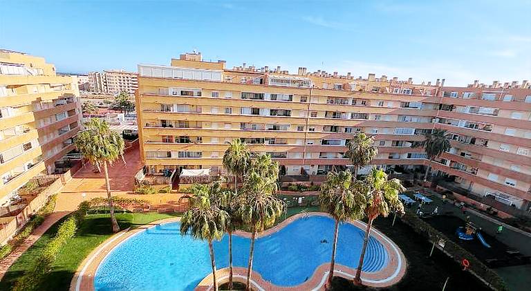 Nice rental apartment with pool, terrace & garden | Pets allowed — photo 2