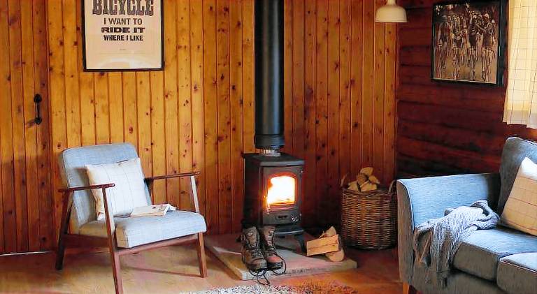 Lodge with garden, terrace & barbeque in Stirling