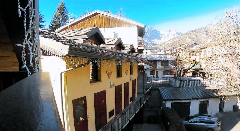 Lovely serviced apartment with patio | Pets are welcome — photo 4
