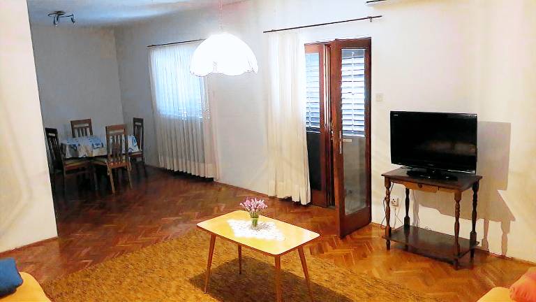 Rental apartment with garden, grill & patio — photo 5