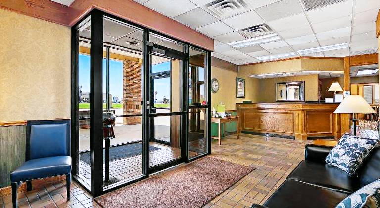 Rodeway Inn McPherson East — photo 3