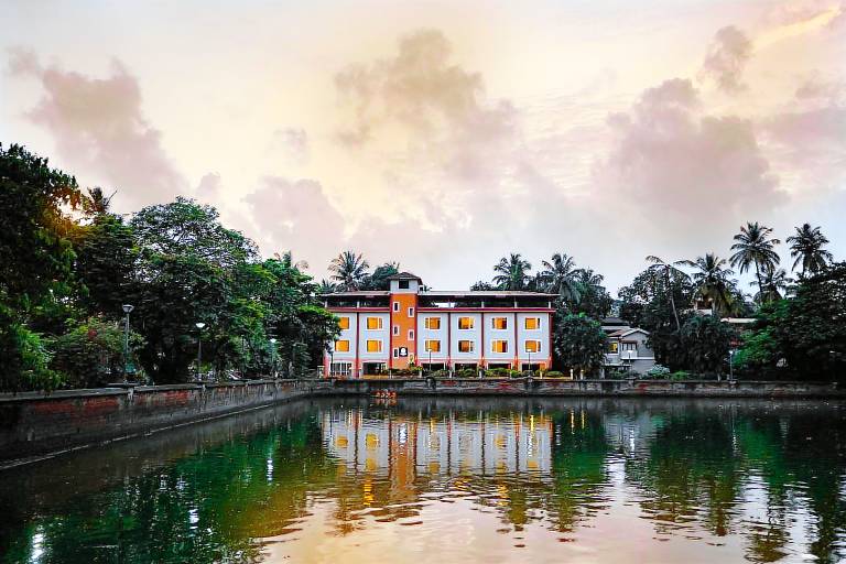 Coastal Pearl Hotel Miramar Lakeview