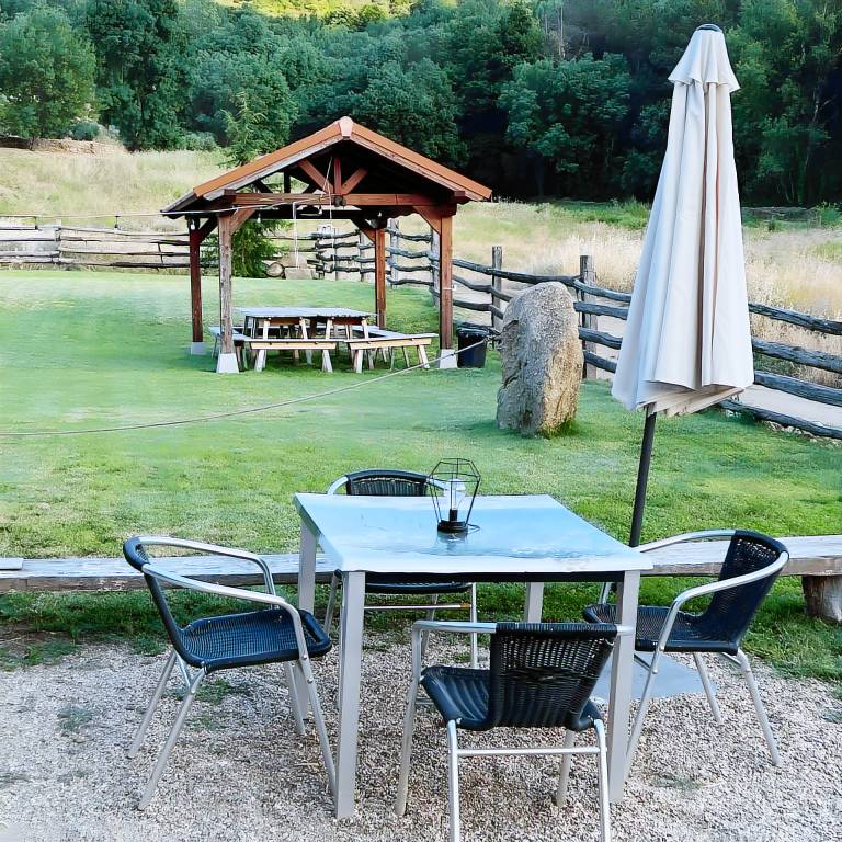 Holiday park with barbeque, yard & fast internet | Mountain view — photo 2