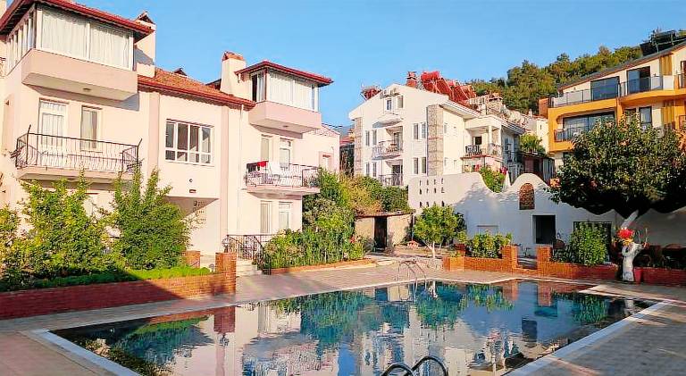 Serviced apartment with yard, patio & pool | Good for workation | Pets allowed in Mugla