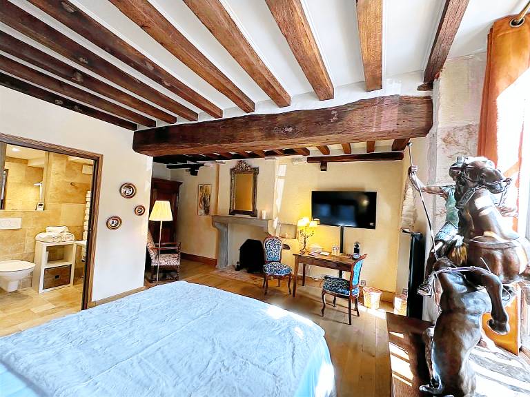 Historic home with modern comforts in Châteauneuf-en-Auxois, pet friendly — photo 2