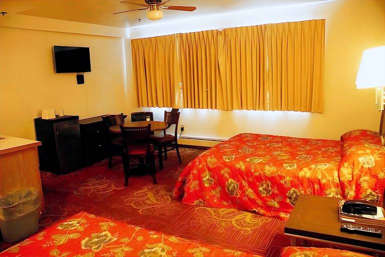 Econo Inn — photo 4