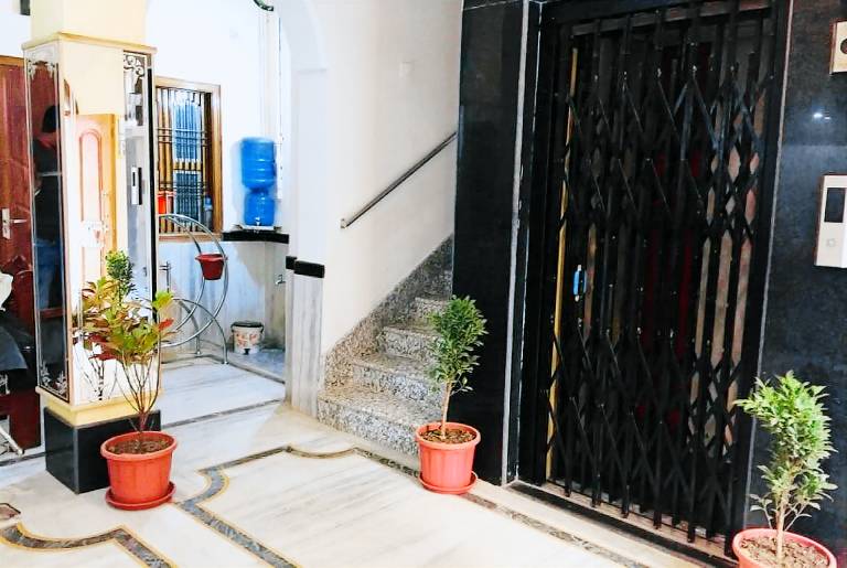 Goroomgo Temple City guest house Varanasi 750 meters from Ganga Assi Ghat — photo 4