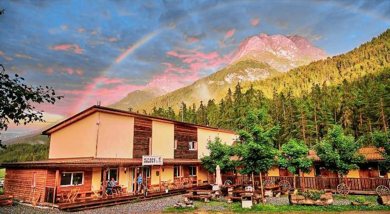 Reitstall und Saloon San Jon in Scuol