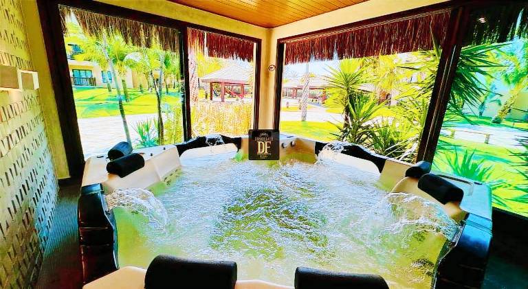 Lovely house with hot tub, pool & patio | Close to the beach | Pets are welcome — photo 4