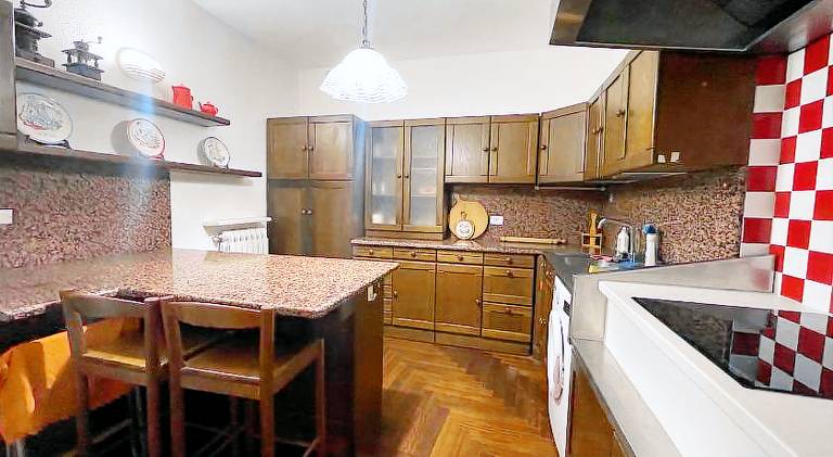 Spacious apartment with jacuzzi | Pet-friendly — photo 3