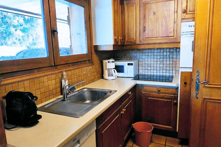 Family-friendly holiday apartment with patio & yard | Dogs allowed — photo 5