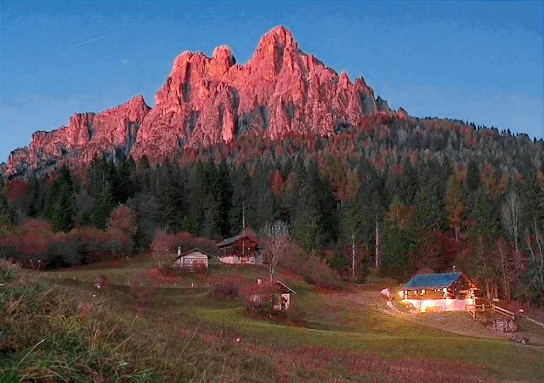 Chalet 'Maso 1445, Quiet, Breathtaking View' with Mountain View, Private Terrace and Wi-Fi — photo 4