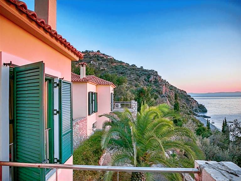 Vacation home with BBQ & terrace — photo 4