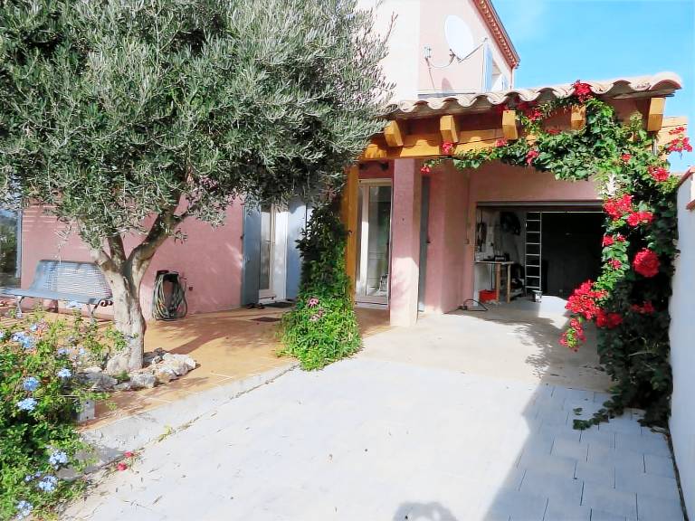 Vacation home with yard & barbecue | Sea view — photo 4