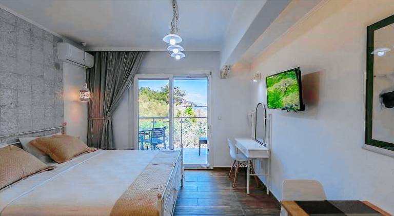 Rental apartment with patio, garden & grill in Thasos