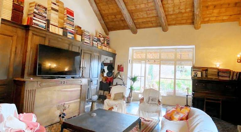 Vacation home with yard, terrace & private pool — photo 5