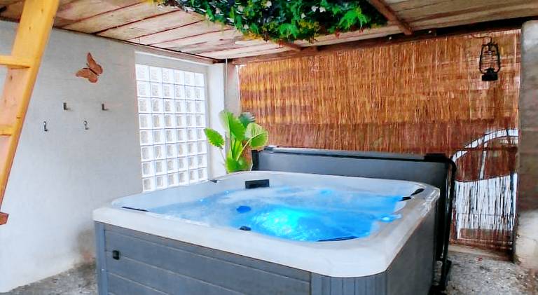 Vacation home with hot tub — photo 2