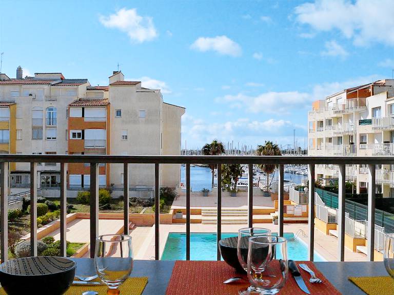 Apartment with pool in Agde