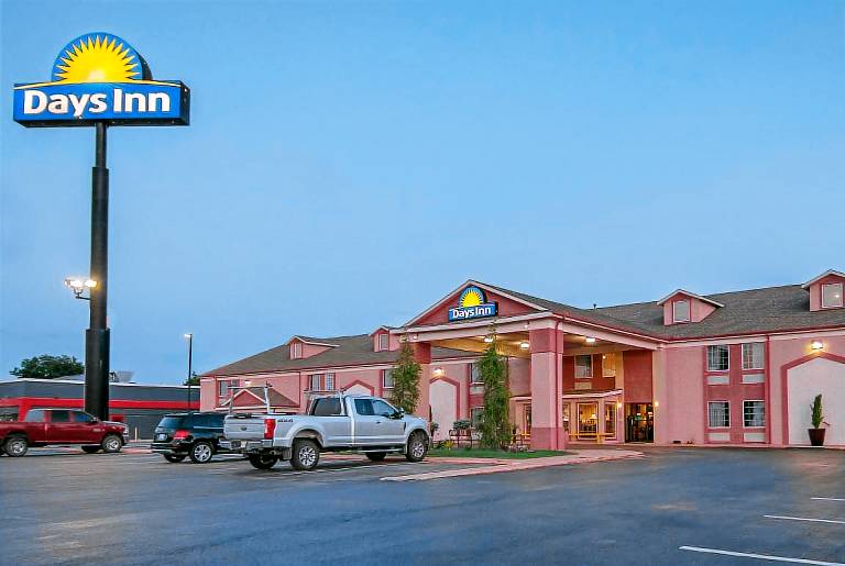 Days Inn by Wyndham Pauls Valley in Pauls Valley, OK