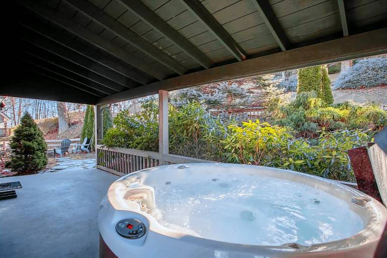Family-friendly beautiful house with grill & jacuzzi | Mountain view | Dogs allowed — photo 3