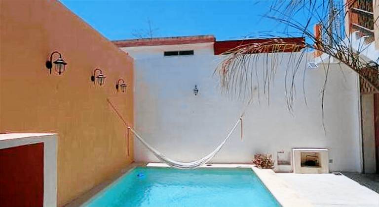 Apartment with pool — photo 5