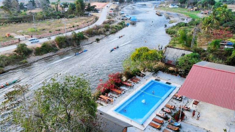 Mani Riverside Garden House in Vang