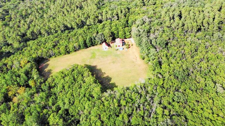 Vacation home with garden, barbecue & private pool — photo 3