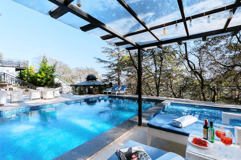 Villa with garden & pool — photo 2