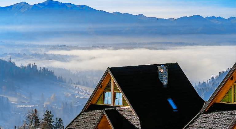 Chalet with yard, terrace & barbecue in Poronin
