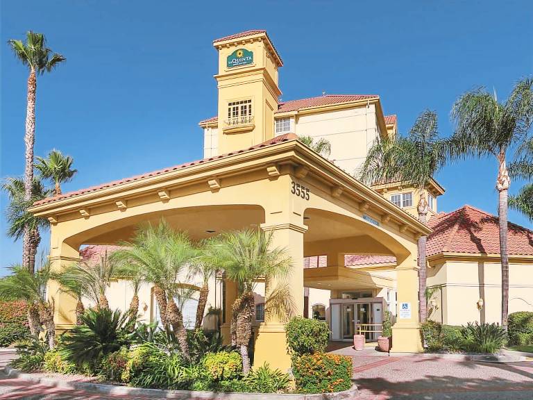 La Quinta Inn & Suites by Wyndham Ontario Airport in Ontario, CA