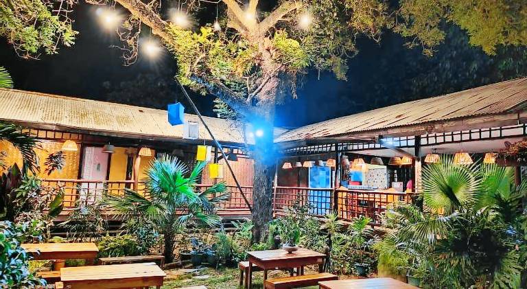 Lokal Hut Bed and Breakfast in Puerto Princesa