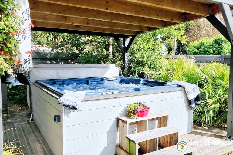 Gite with barbeque, patio & garden — photo 3