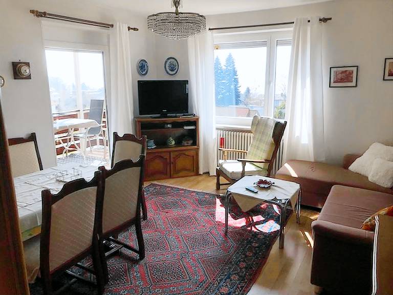 Charming rental apartment with BBQ, yard & terrace | Lake view | Pets allowed in Tuebingen