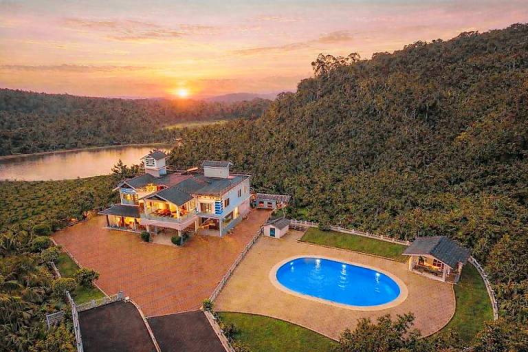 Mountain Escape Hillside Private Estate Villa in Madikeri