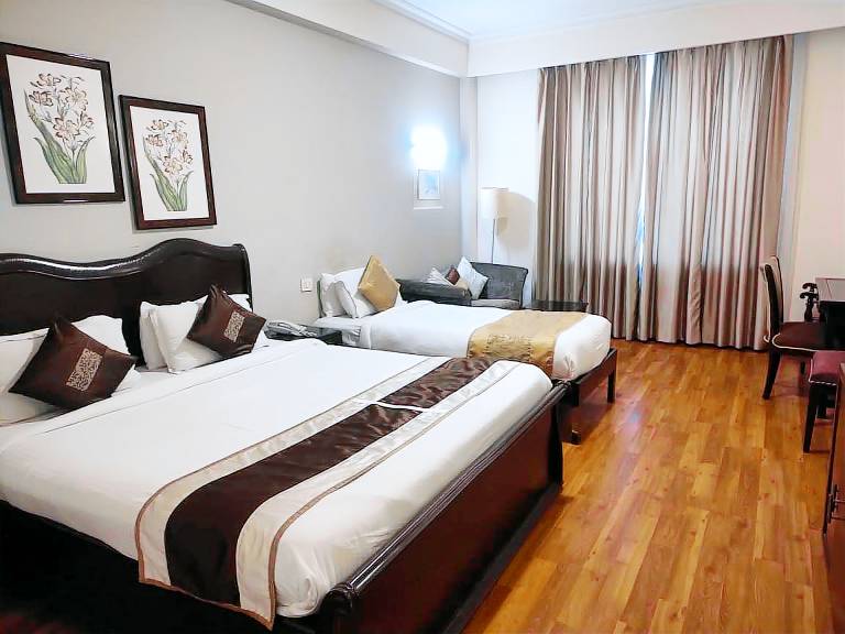 Luxera Hotel - Adjacent to Arjangarh Metro Station in New Delhi