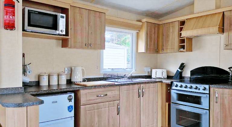 Superb 8 Berth Dog Friendly Caravan To Hire In Norfolk Ref 10054B — photo 4