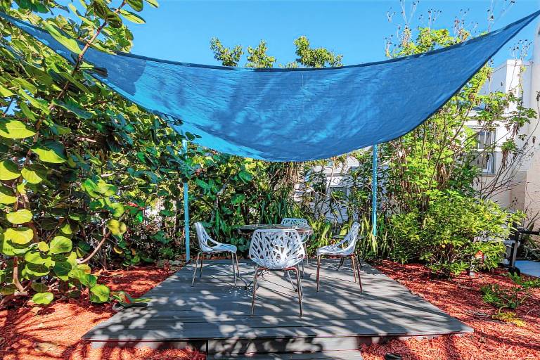 Cottage Lake Worth