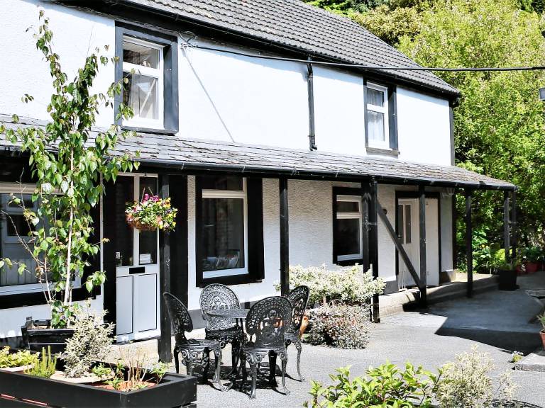 Children-friendly lovely cottage with yard | Pets allowed — photo 2