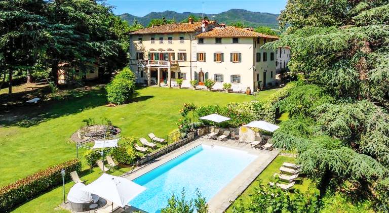 Farm with hot tub, sauna & patio in Vicchio