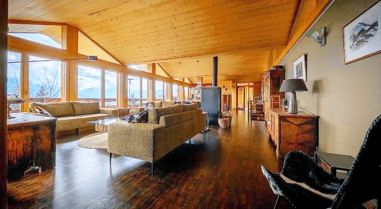 Big chalet with jacuzzi & pool | Next to the ski | Dogs allowed — photo 4