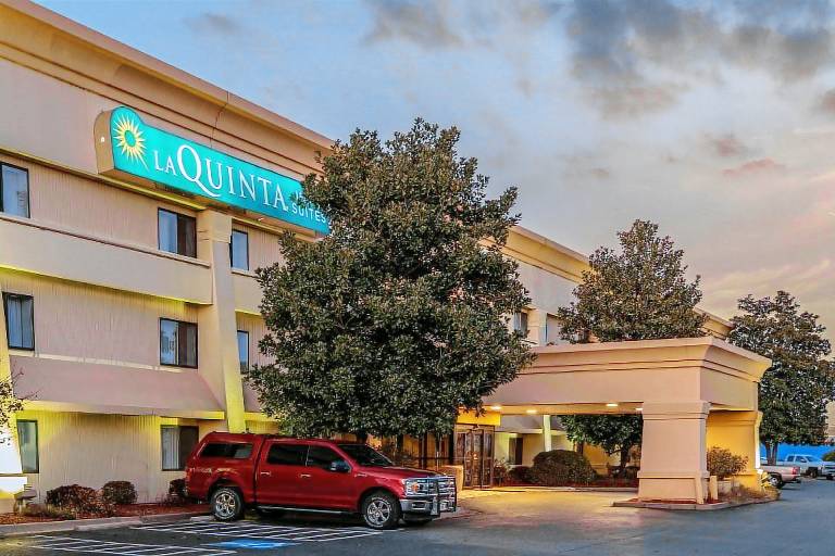 La Quinta Inn & Suites by Wyndham N Little Rock-McCain Mall — photo 4